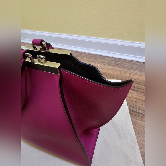 🎉HOST PICK🎉 FENDI 3 Jours Calfskin Leather Shoulder Bag, Pink - Picture 16 of 17